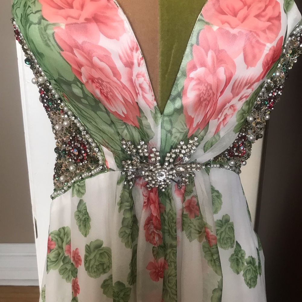 My beloved wedding dress. Brought in Europe by my mom. XS-S size. Empire style.